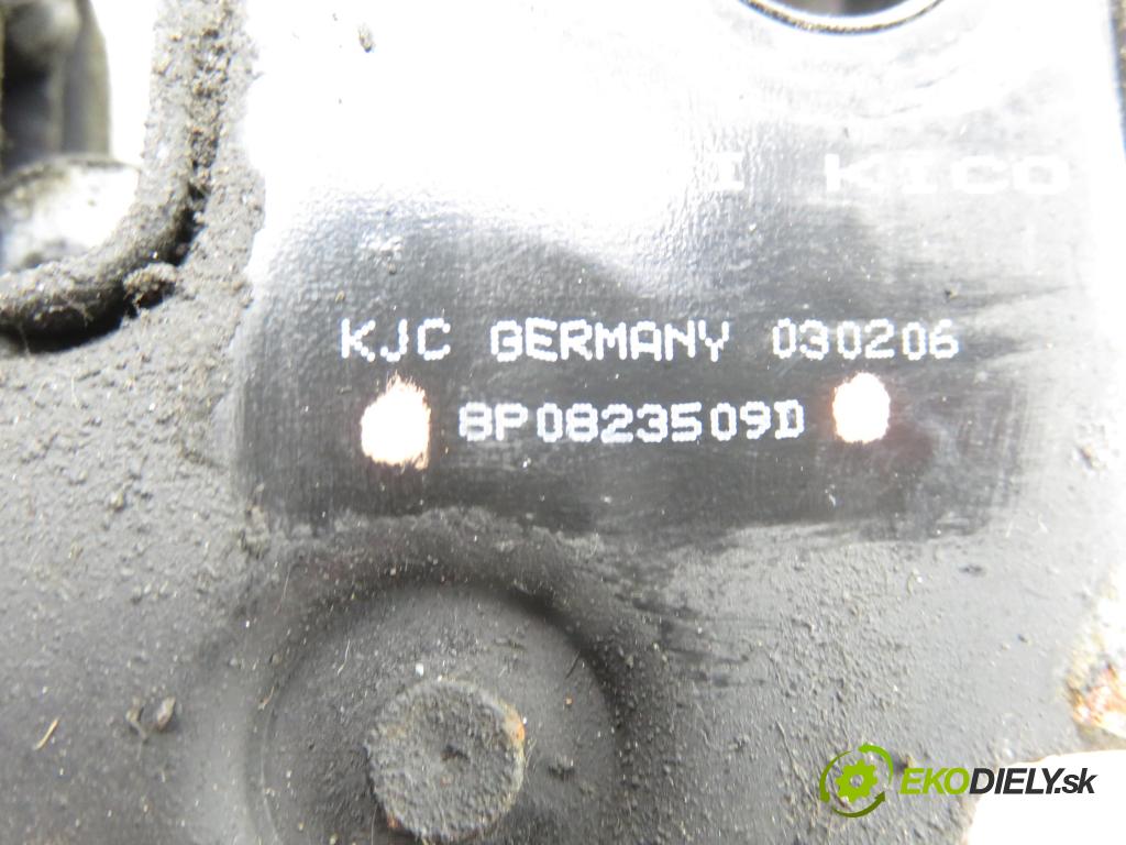 AUDI A3 Sportback (8PA) HB 2006 75,00 1.6 - BSE 1595,00 zámok kapoty 8P0823509D