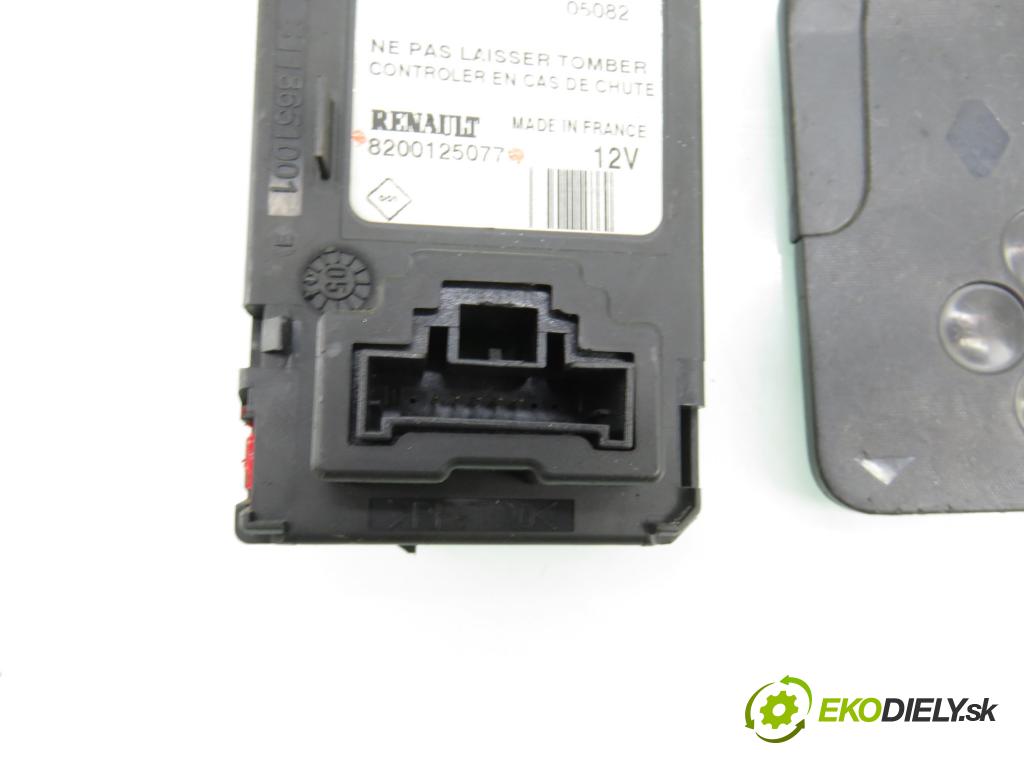 RENAULT GRAND SCENIC II (JM0/1_) MINIVAN 2004 88,00 1.9 dCi (JM0G, JM12, JM1G, JM2C) - F9Q 812 1870,00 CZYTNIK KARTY: 8200125077 ; S118539002B