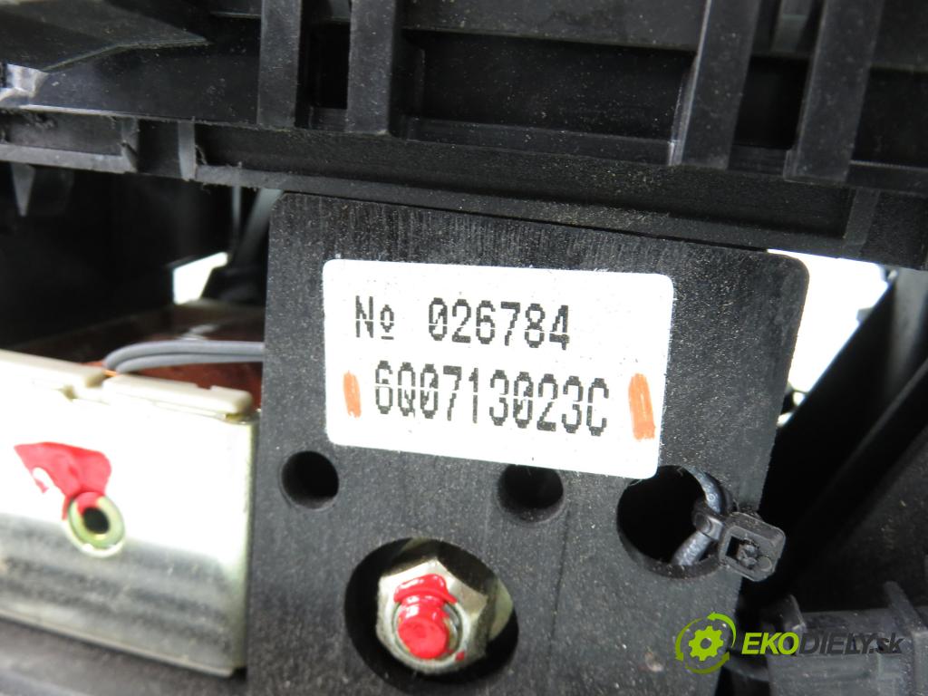 VW POLO (9N_) HB 2002 55,00 1.4 16V - BBY 1390,00 ZVEDÁK: 6Q0713023C
