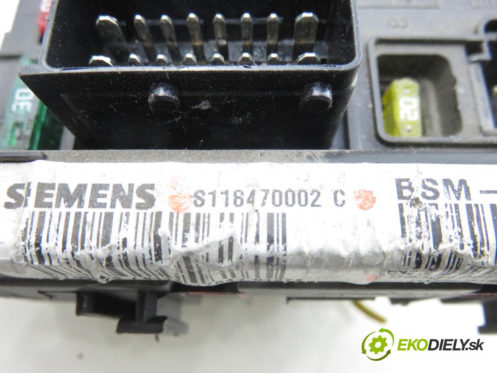 PEUGEOT 206 liftback (2A/C) HB 2001 440,00 1.1 i - HFX (TU1JP) 1124,00 MODUL BSM 9643498980 ; S118470002C