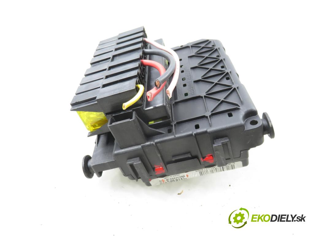 PEUGEOT 206 liftback (2A/C) HB 2001 440,00 1.1 i - HFX (TU1JP) 1124,00 MODUL BSM 9643498980 ; S118470002C