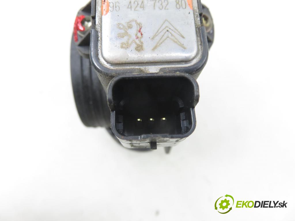 PEUGEOT 206 liftback (2A/C) HB 2001 440,00 1.1 i - HFX (TU1JP) 1124,00 škrtíci klapka 9642473280 (Škrticí klapka)