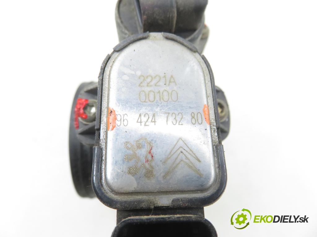 PEUGEOT 206 liftback (2A/C) HB 2001 440,00 1.1 i - HFX (TU1JP) 1124,00 škrtíci klapka 9642473280 (Škrticí klapka)
