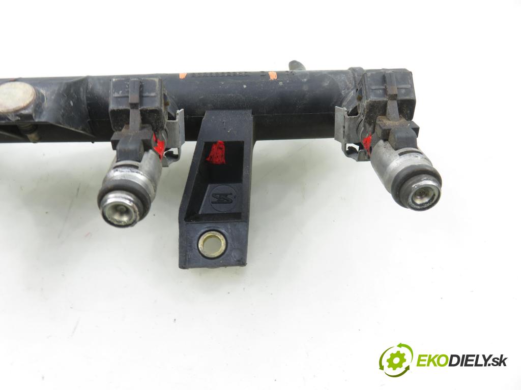 PEUGEOT 206 liftback (2A/C) HB 2001 440,00 1.1 i - HFX (TU1JP) 1124,00 lišta vstřikovací 9628982980D ; IPM002 (Vstřikovací lišta)