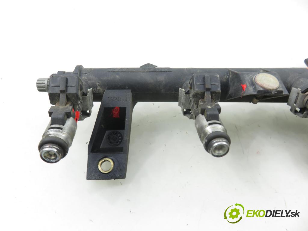 PEUGEOT 206 liftback (2A/C) HB 2001 440,00 1.1 i - HFX (TU1JP) 1124,00 lišta vstřikovací 9628982980D ; IPM002 (Vstřikovací lišta)