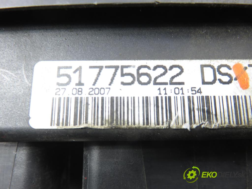 FIAT GRANDE PUNTO (199_) HB 2007 55,00 1.3 D Multijet - 199 A2.000 1248,00 Skrinka POJISTKY: 51775622DS