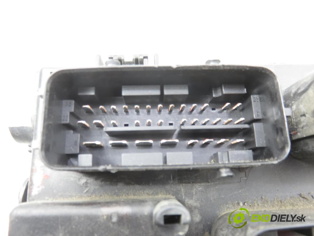 FIAT GRANDE PUNTO (199_) HB 2007 55,00 1.3 D Multijet - 199 A2.000 1248,00 Skrinka POJISTKY: 51775622DS