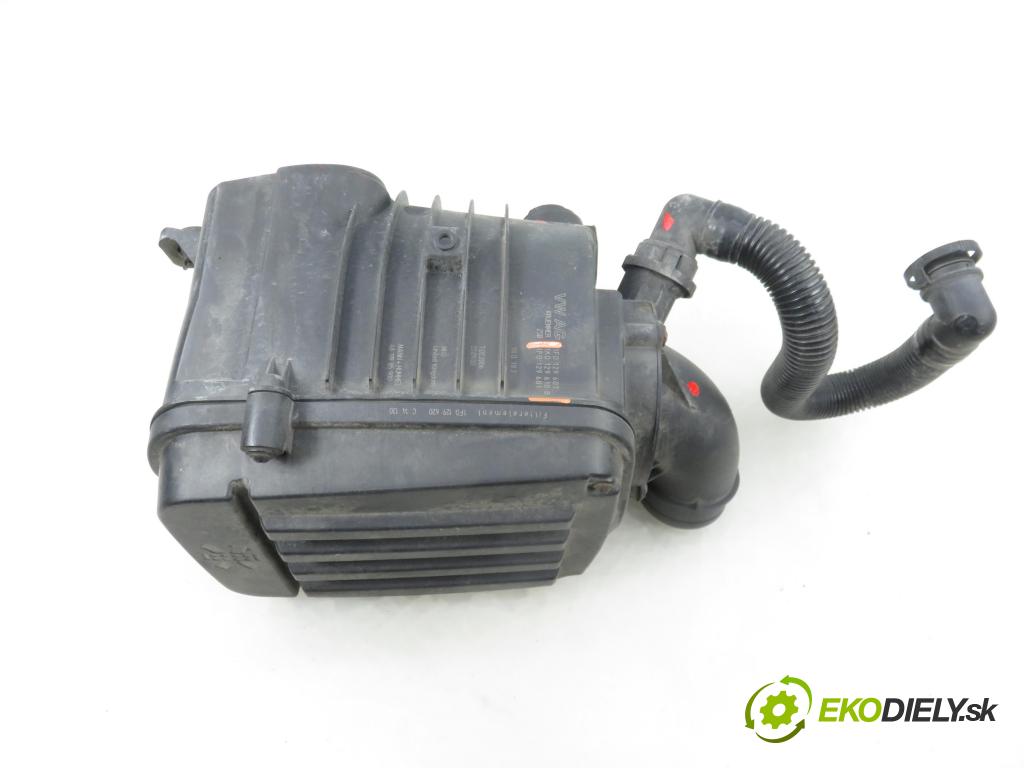 AUDI A3 Sportback (8PA) HB 2006 75,00 1.6 - BSE 1595,00 obal filtra vzduchu 1F0129607 ; 1K0129610B ; 1F0129601 (Kryt vzduchového filtru)