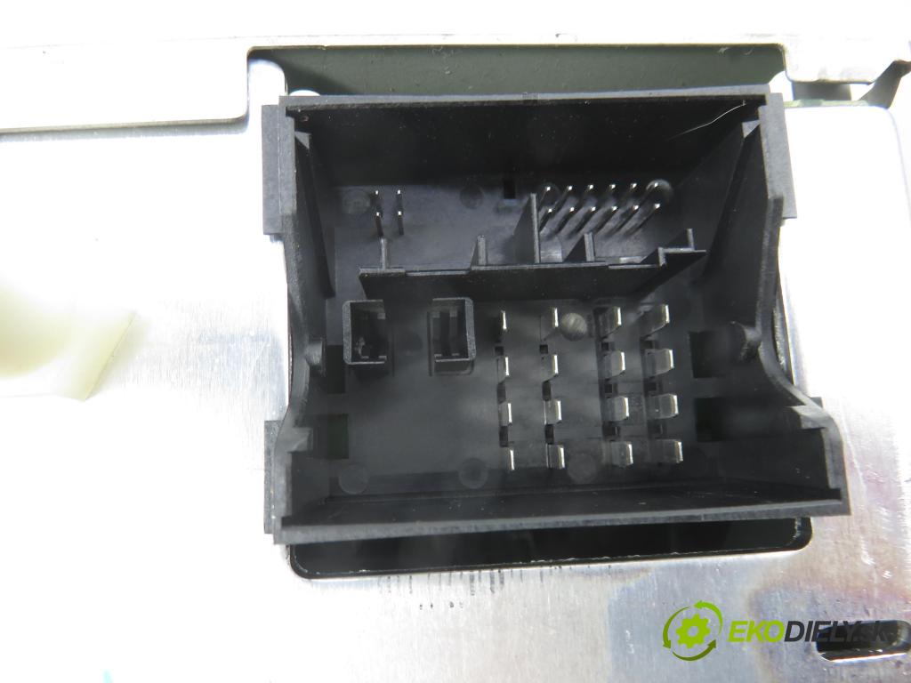FORD S-MAX (WA6) MINIVAN 2006 103,00 2.0 TDCi - UFWA 1997,00 RADIO CD 6M2T18C815AF