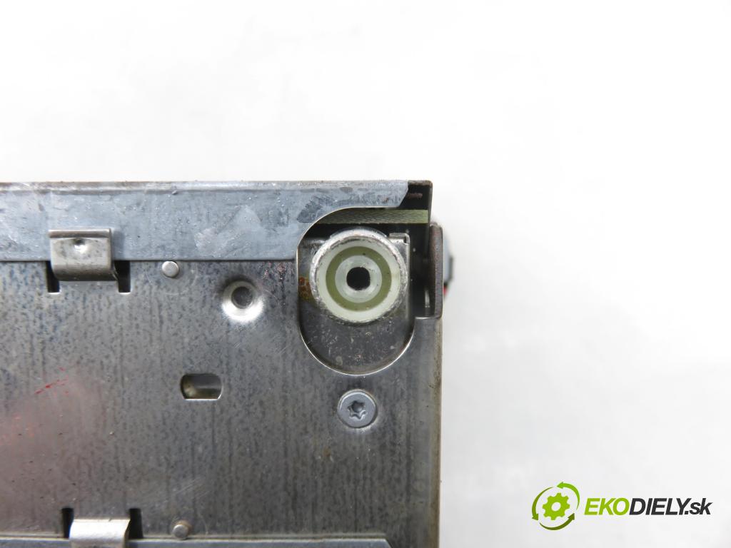 VW NEW BEETLE (9C1, 1C1) HB 1998 85,00 2 - AZJ 1984,00 RADIO modul 1C0035186