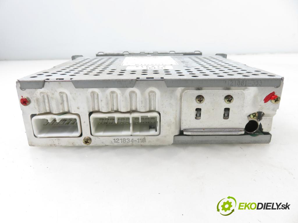 TOYOTA YARIS (_P1_) HB 2002 63,00 1.3 VVTi 86 - 2NZ-FE 1299,00 RADIO CD Modul 0860100906