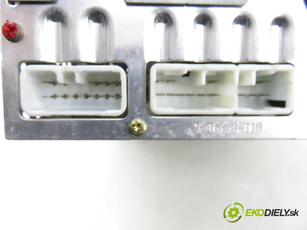 TOYOTA YARIS (_P1_) HB 2002 63,00 1.3 VVTi 86 - 2NZ-FE 1299,00 RADIO CD Modul 0860100906