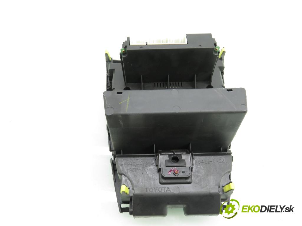 TOYOTA COROLLA (_E12_) HB 2002 81,00 1.6 VVT-i (ZZE121_) - 3ZZ-FE 1598,00 Panel topení KLIMATRONIK 8865013030 ; 1773005812