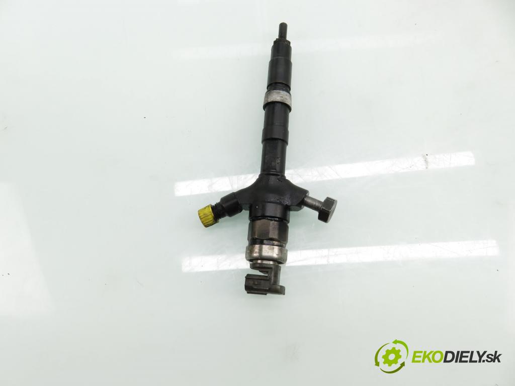 TOYOTA COROLLA Verso (ZER_, ZZE12_, R1_) MINIVAN 2005 85,00 2.0 D-4D (CUR10_) - 1CD-FTV 1995,00 vstřikovač 236700G010 (Vstřikovač paliva)