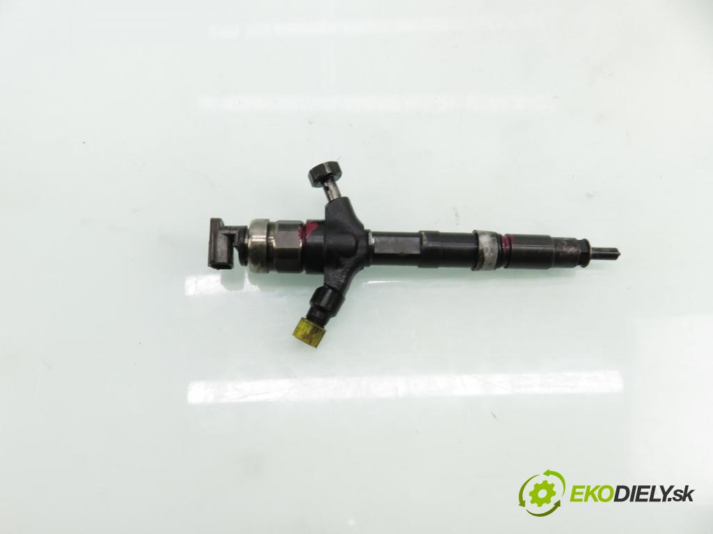 TOYOTA COROLLA Verso (ZER_, ZZE12_, R1_) MINIVAN 2005 85,00 2.0 D-4D (CUR10_) - 1CD-FTV 1995,00 vstřikovač 236700G010 (Vstřikovač paliva)