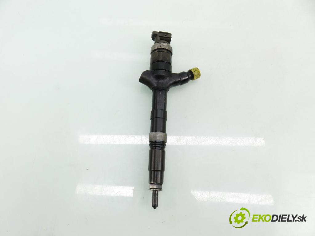 TOYOTA COROLLA Verso (ZER_, ZZE12_, R1_) MINIVAN 2005 85,00 2.0 D-4D (CUR10_) - 1CD-FTV 1995,00 vstřikovač 236700G010 (Vstřikovač paliva)
