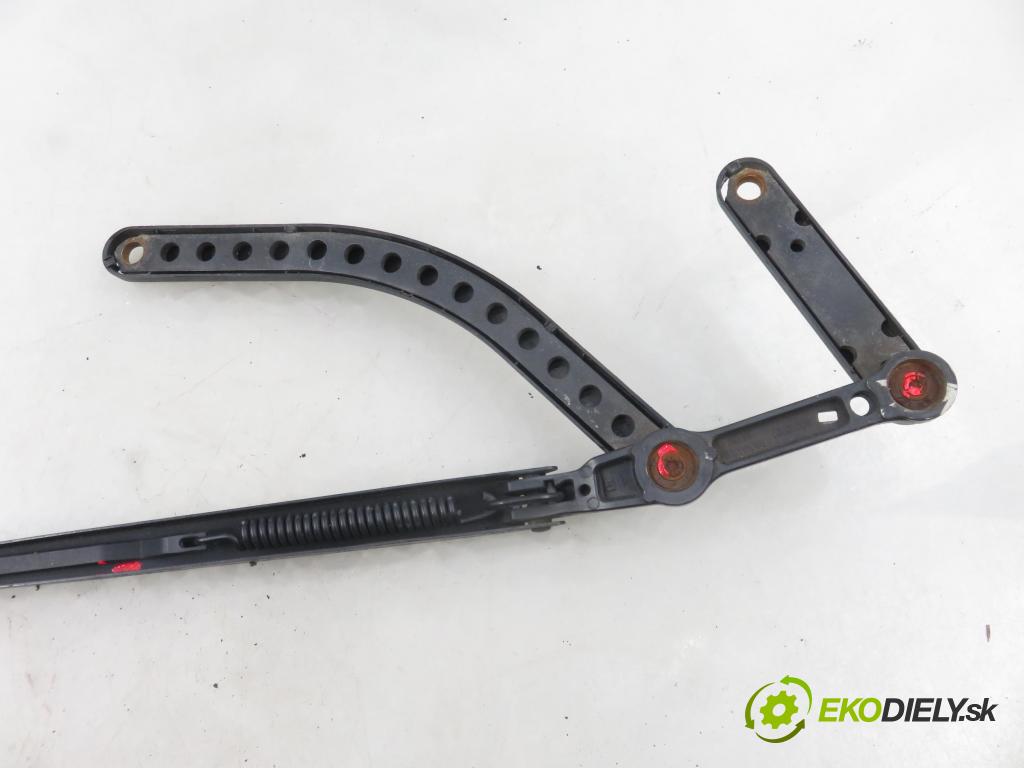 RENAULT GRAND SCENIC II (JM0/1_) MINIVAN 2004 88,00 1.9 dCi (JM0G, JM12, JM1G, JM2C) - F9Q 812 1870,00 RAMENO: stěrače PP 8200113231