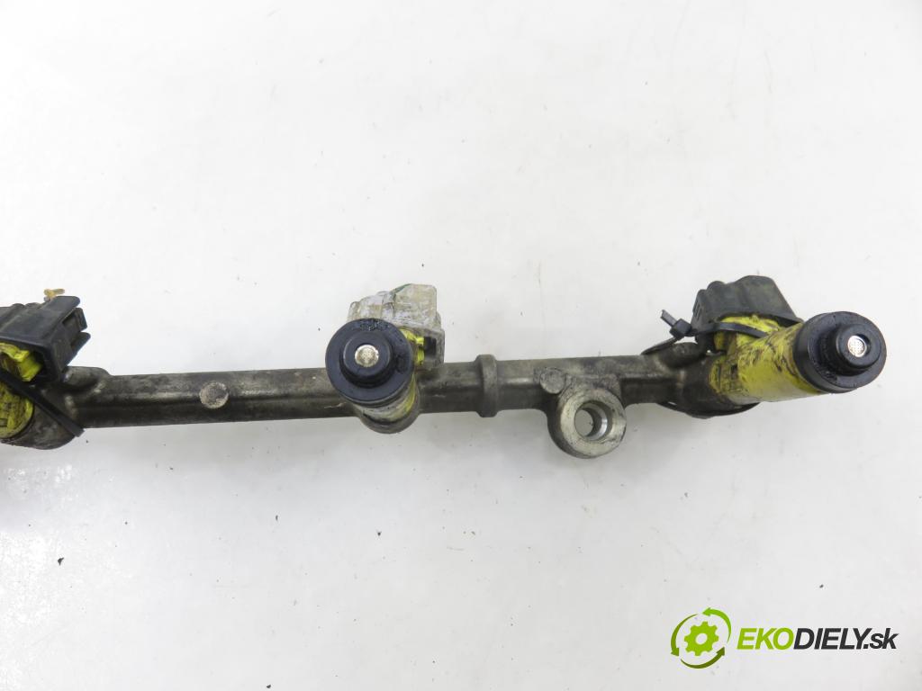 TOYOTA RAV 4 III (_A3_) SUV 2007 112,00 2.0 4WD 152 - 1AZ-FE 1998,00 lišta vstřikovací 2325028050 (Vstřikovací lišta)