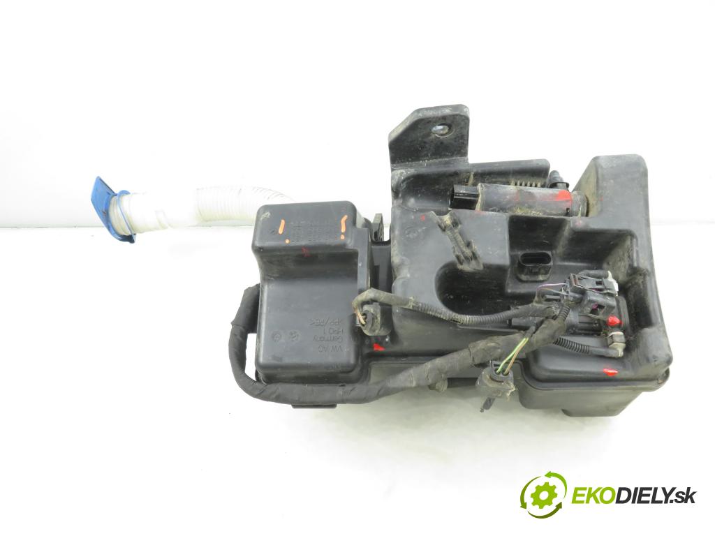 VW TIGUAN (5N_) SUV 2007 110,00 1.4 TSI 4motion - BWK 1390,00 nádržka ostřikovačů 5N0955453B ; 5N0955453 ; 5N0955453A (Klika dveří ostatní)