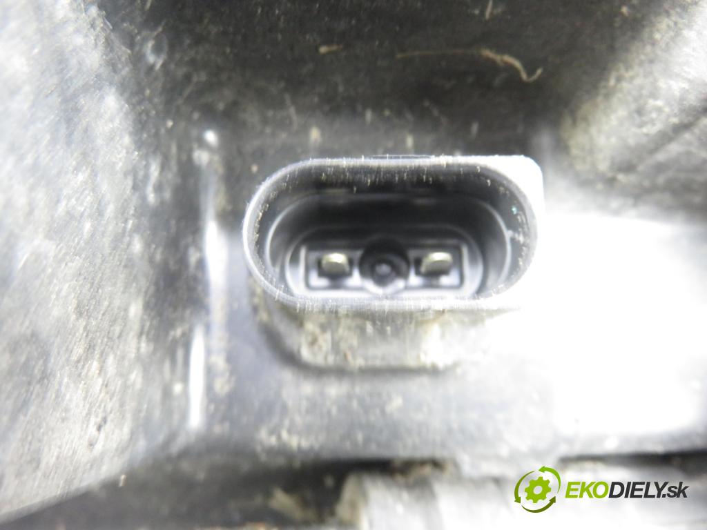 VW TIGUAN (5N_) SUV 2007 110,00 1.4 TSI 4motion - BWK 1390,00 nádržka ostřikovačů 5N0955453B ; 5N0955453 ; 5N0955453A (Klika dveří ostatní)