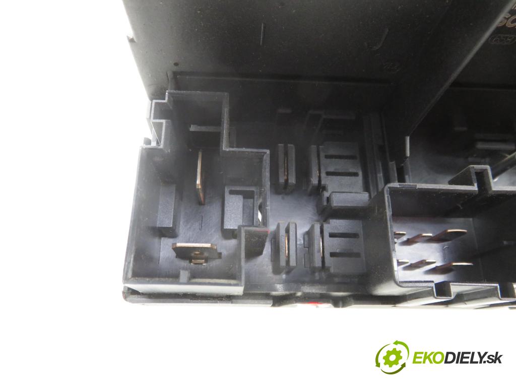 VW TIGUAN (5N_) SUV 2007 110,00 1.4 TSI 4motion - BWK 1390,00 MODUL BORDNETZ 3C0937049AJ ; F005V00661