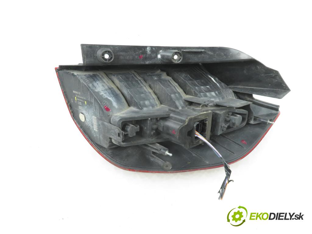 RENAULT SCENIC II (JM0/1_) HB 2004 88,00 1.9 DCI - F9Q 812 1870,00 světlo levé zadní 8200127704 ; 8200127704E