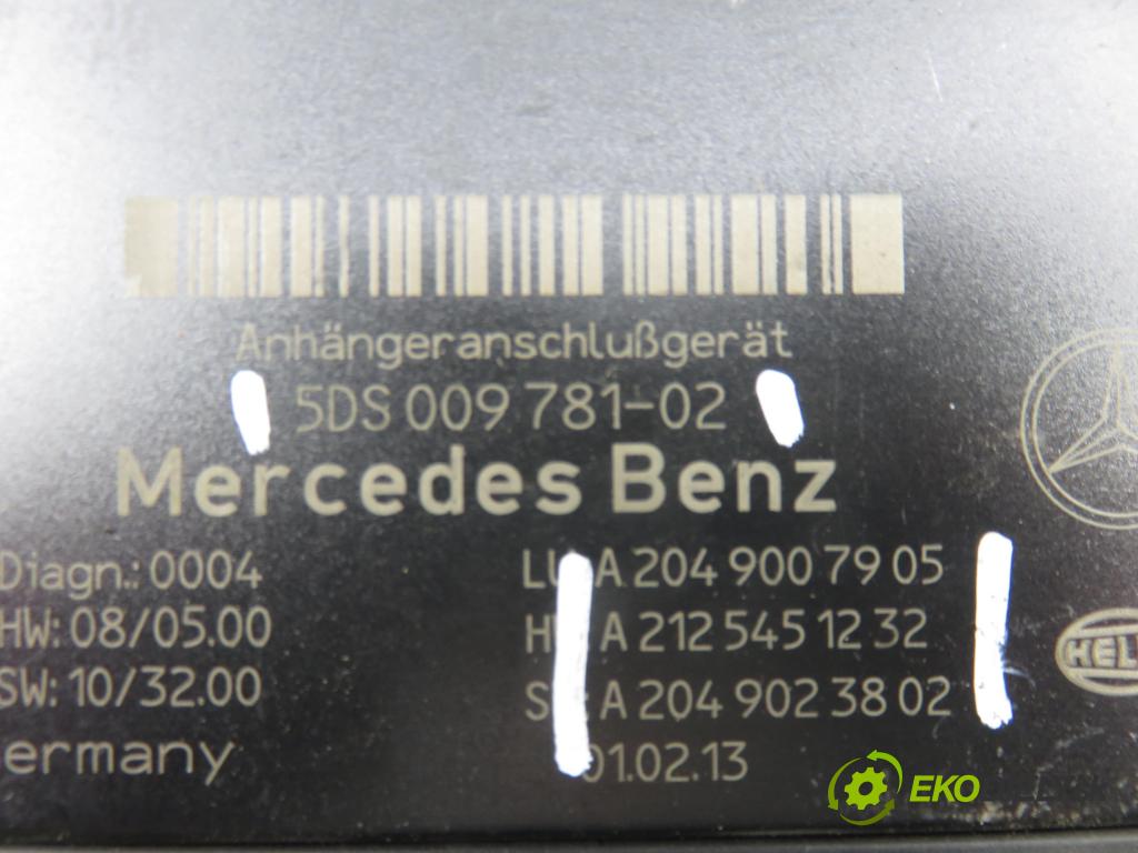 MERCEDES-BENZ KLASA C T-Model (S204) KOMBI 2011 135,00 C 200 CGI (204.248) - M 271.860 1796,00 řídící jednotka tažného oka 2049007905 ; 2125451232 ; 2049023802