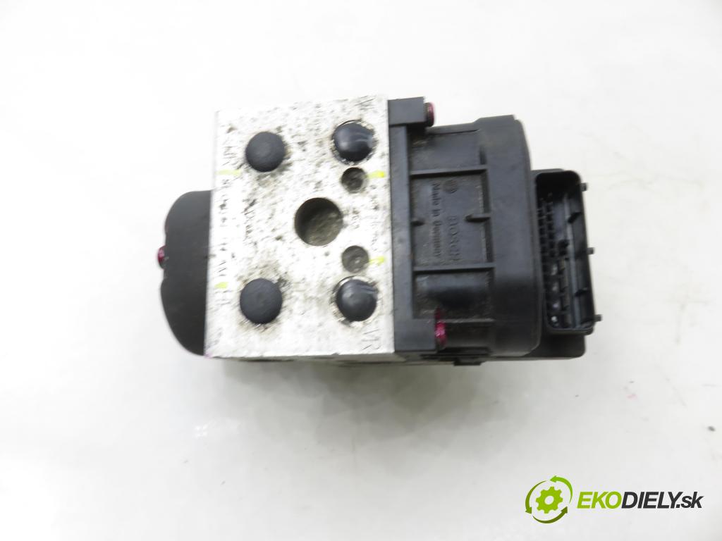 AUDI A4 (8D2, B5) SEDAN 2000 74,00 1.6 - AHL 1595,00 pumpa ABS 8E0614111AM ; 0273004282 ; 0265216562 (Pumpa ABS)