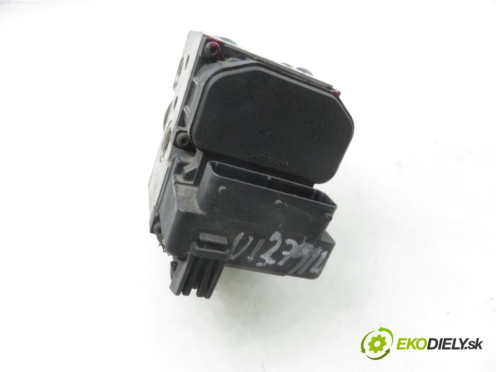 AUDI A4 (8D2, B5) SEDAN 2000 74,00 1.6 - AHL 1595,00 pumpa ABS 8E0614111AM ; 0273004282 ; 0265216562 (Pumpa ABS)