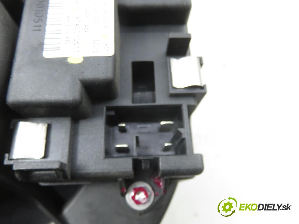 AUDI A6 (4F2, C6) SEDAN 2004 103,00 2.0 TDI - BLB 1968,00 Ventilátor vetráku 4F0820521A ; 4F0910521 ; 2468104847