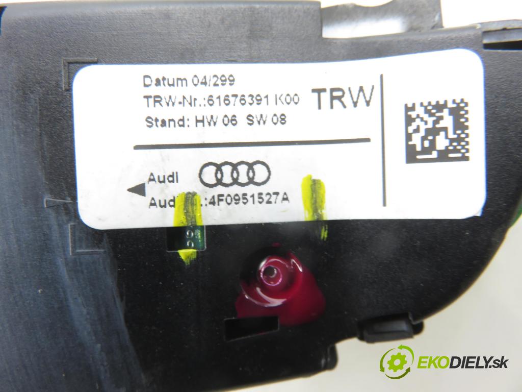 AUDI A6 (4F2, C6) SEDAN 2004 103,00 2.0 TDI - BLB 1968,00 Ovládač rádia 4F0951527A ; 4F0951527