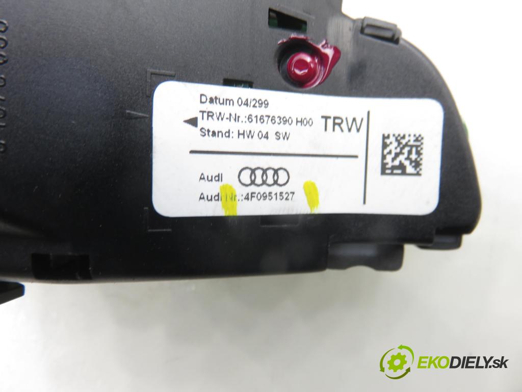 AUDI A6 (4F2, C6) SEDAN 2004 103,00 2.0 TDI - BLB 1968,00 Ovládač rádia 4F0951527A ; 4F0951527