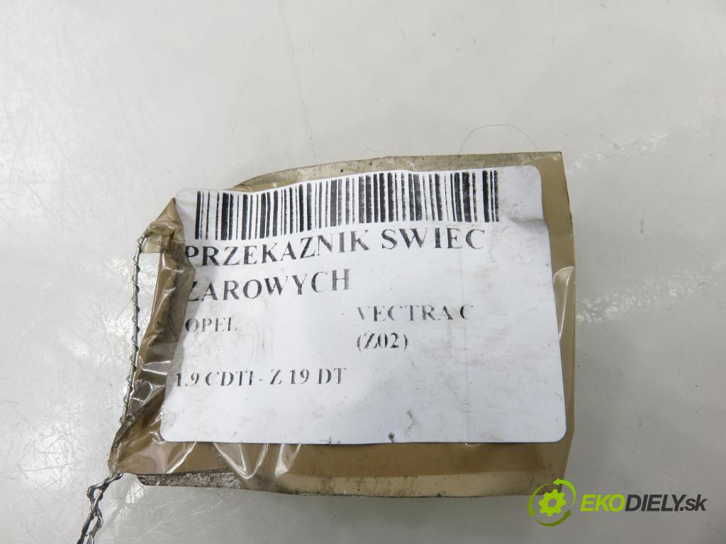 OPEL VECTRA C (Z02) LIFTBACK 2006 88,00 1.9 CDTI - Z 19 DT 1910,00 RELÉ: JÚN: 55353011 ; 51299014B