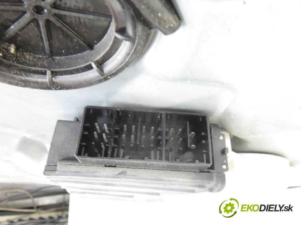 SEAT IBIZA III (6L1) HB 2002 55,00 1.4 16V - BBY 1390,00 mechanismus oken PPE 3D 6Q2959801C ; 6L4837752AS