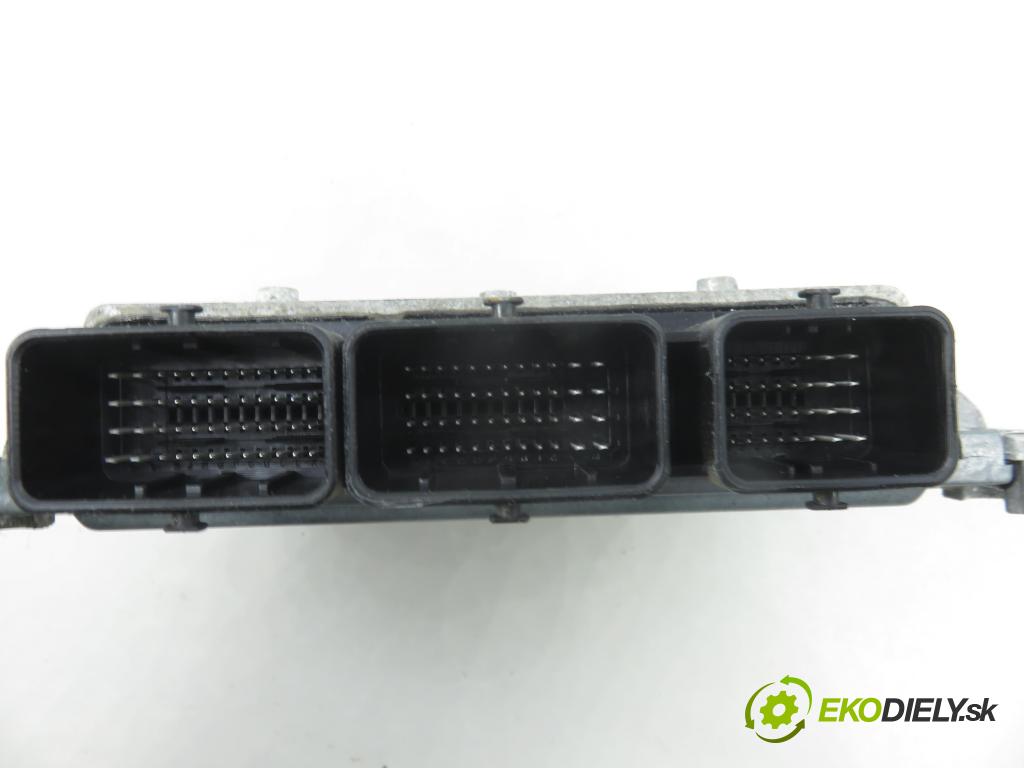 FORD MONDEO IV Turnier (BA7) KOMBI 2009 103,00 2.0 TDCi - QXBA 1997,00 řídící jednotka motora 5WS40595H ; 7G9112A650UH