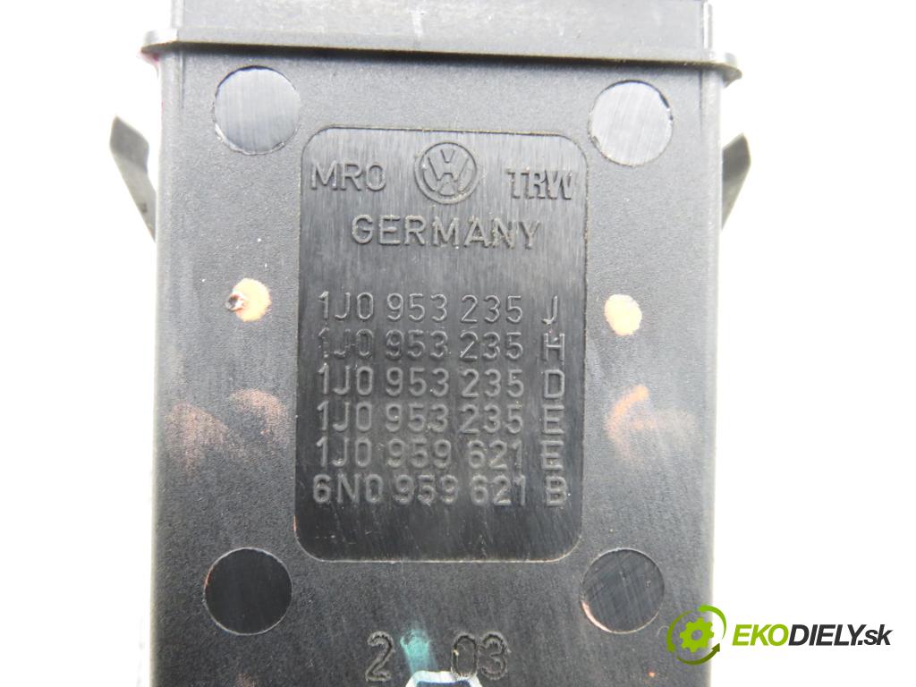 VW GOLF IV (1J1) HB 2003 74,00 1.9 TDI - AXR 1896,00 přepínač nouzových 1J0953235J