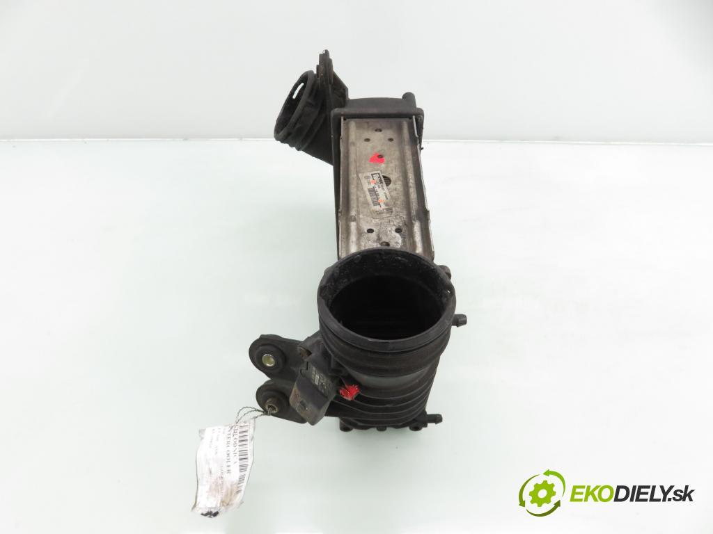 VW GOLF IV (1J1) HB 2003 74,00 1.9 TDI PD 101 - AXR 1896,00 chladič intercooler 1J0145803N