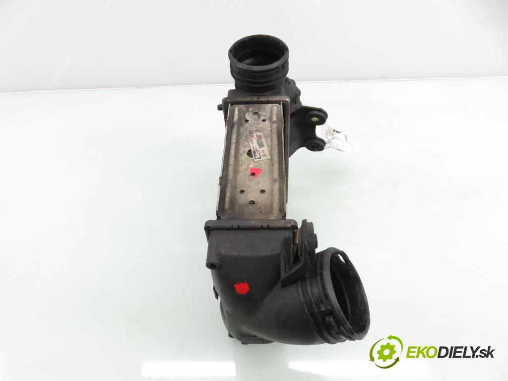 VW GOLF IV (1J1) HB 2003 74,00 1.9 TDI PD 101 - AXR 1896,00 chladič intercooler 1J0145803N