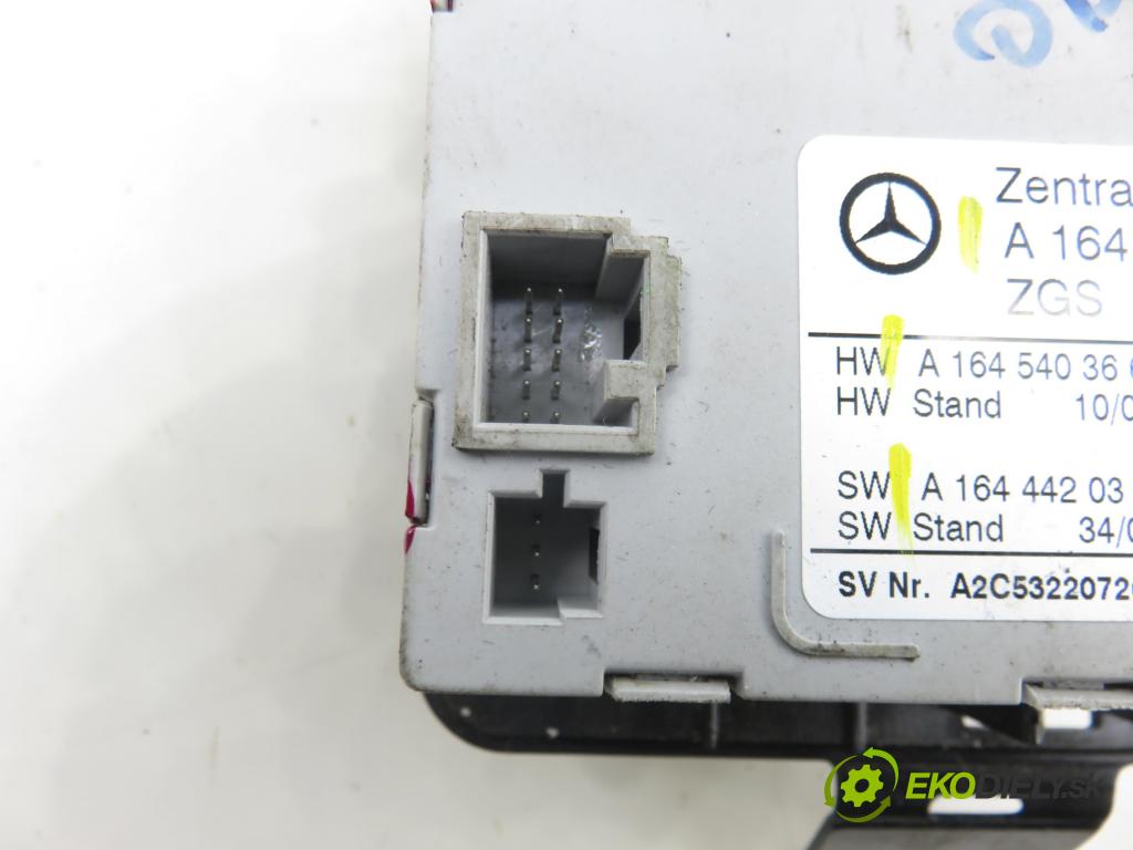 MERCEDES-BENZ KLASA GL (X164) SUV 2008 165,00 GL 320 CDI 4-matic (164.822) - OM 642.940 2987,00 Riadiaca jednotka GATEWAY 1645405662 ; 1655403662 ; 1644420327