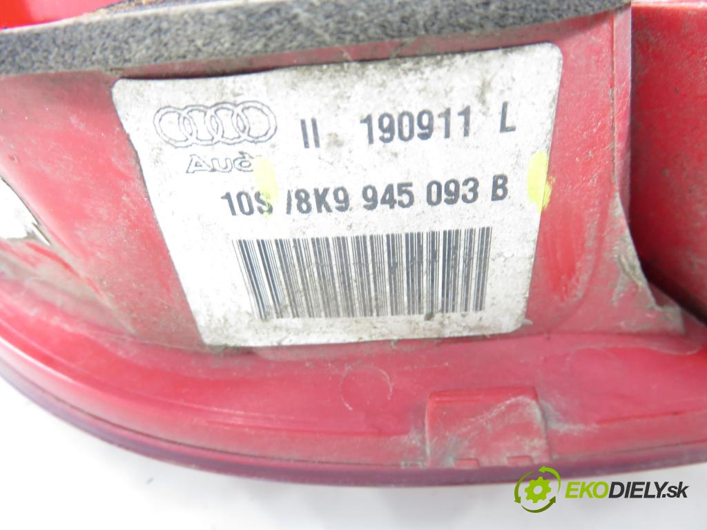 AUDI A4 Avant (8K5, B8) KOMBI 2011 105,00 2.0 TDI - CAGA 1968,00 světlo levé zadní kufr 8K9945093B