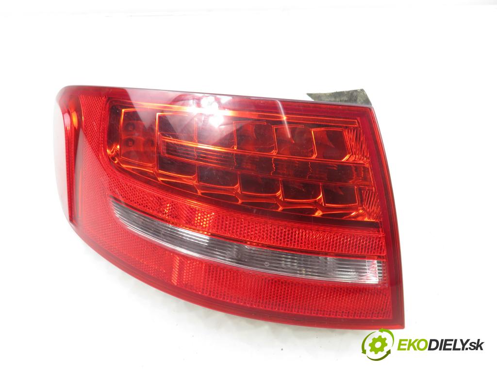 AUDI A4 Avant (8K5, B8) KOMBI 2011 105,00 2.0 TDI - CAGA 1968,00 světlo levé zadní 8K9945095B