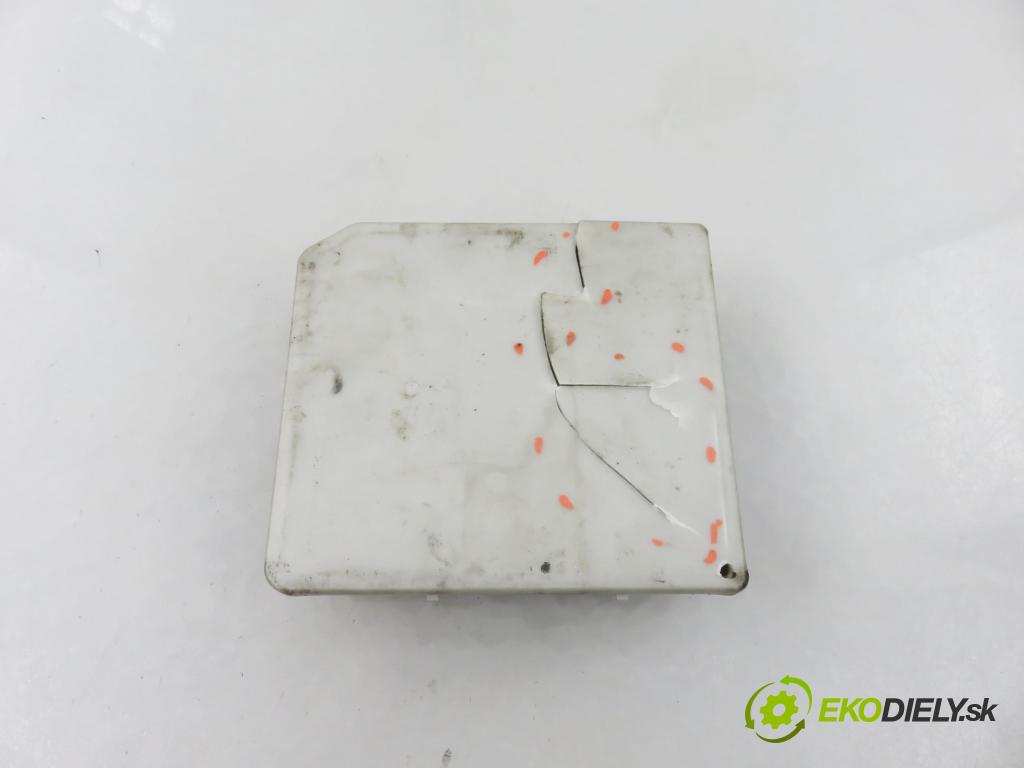 RENAULT CLIO III (BR0/1, CR0/1) HB 2005 55,00 1.2 16V 75 - D4F 740 1149,00 MODUL BSM 356231D