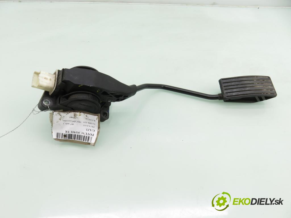 PEUGEOT 407 (6D_) SEDAN 2005 80,00 1.6 HDi 110 - 9HZ (DV6TED4) 1560,00 potenciometr plynového pedálu 0280752241 ; 9644939680 ; F00C3P2311 (Potenciometr plynového pedálu)