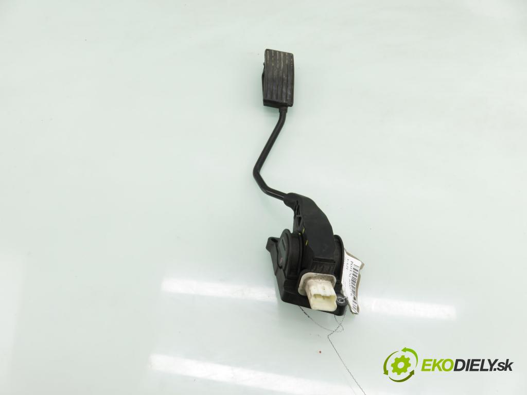 PEUGEOT 407 (6D_) SEDAN 2005 80,00 1.6 HDi 110 - 9HZ (DV6TED4) 1560,00 potenciometr plynového pedálu 0280752241 ; 9644939680 ; F00C3P2311 (Potenciometr plynového pedálu)