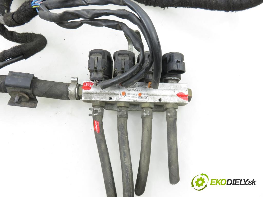 VW NEW BEETLE (9C1, 1C1) HB 1998 85,00 2 - AZJ 1984,00 INSTALACE: LPG komplentní 67R014903 ; 67R010973 ; 67R016865