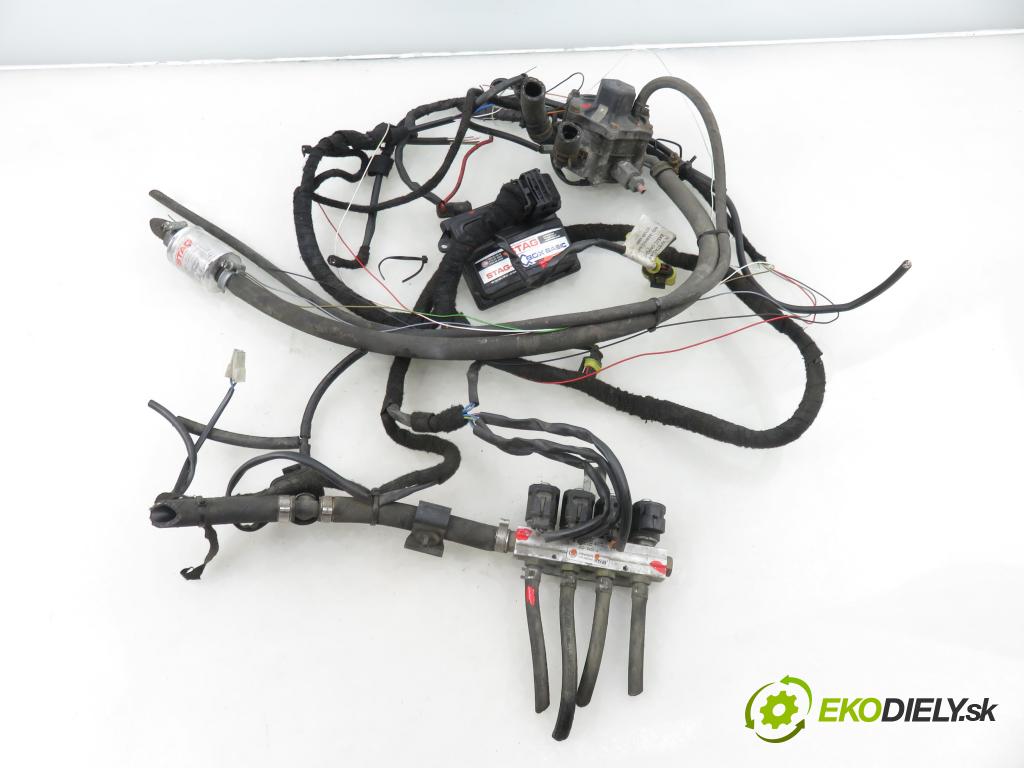 VW NEW BEETLE (9C1, 1C1) HB 1998 85,00 2 - AZJ 1984,00 INSTALACE: LPG komplentní 67R014903 ; 67R010973 ; 67R016865