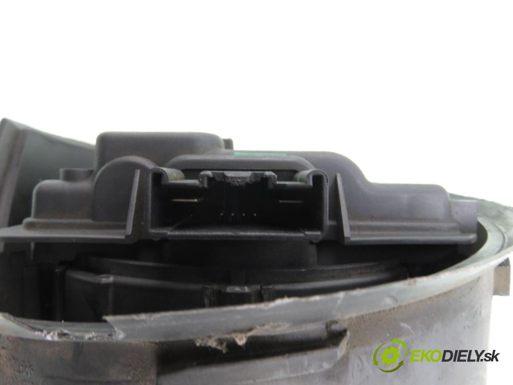 PEUGEOT 407 (6D_) SEDAN 2005 80,00 1.6 HDi 110 - 9HZ (DV6TED4) 1560,00 ventilátor větráku 4PUH18456AF ; 6441S3 ; 7737080501AI