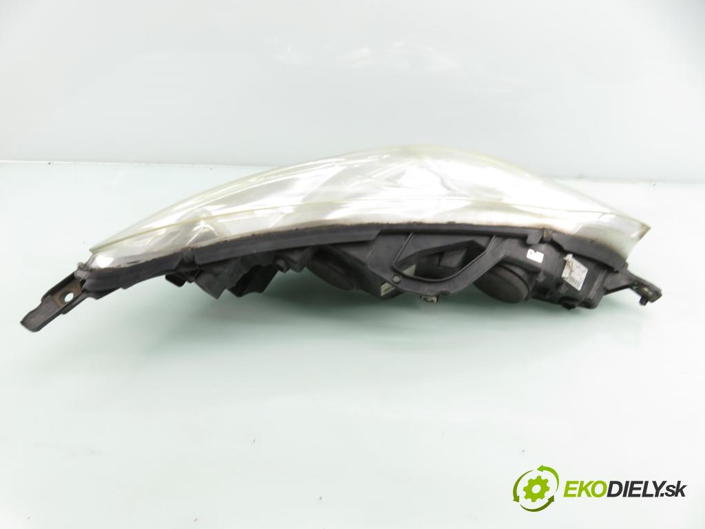 PEUGEOT 407 (6D_) SEDAN 2005 80,00 1.6 HDi 110 - 9HZ (DV6TED4) 1560,00 světlo LP 9660236180