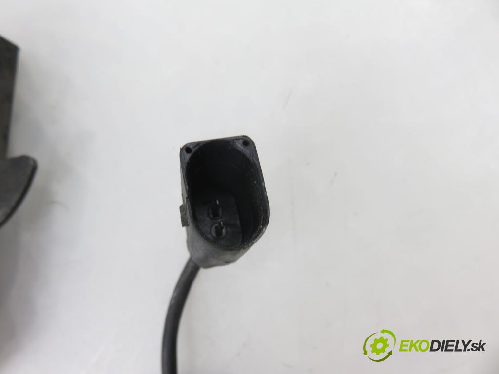 VW POLO (6R, 6C) HB 2009 55,00 1.6 TDI - CAYA 1598,00 zámok kapoty 6R1823509A