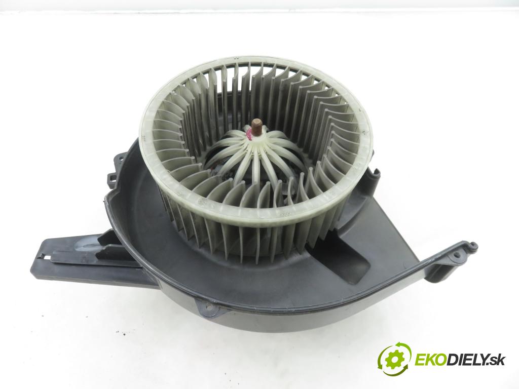 VW POLO (6R, 6C) HB 2009 55,00 1.6 TDI - CAYA 1598,00 Ventilátor vetráku 6Q1820015H
